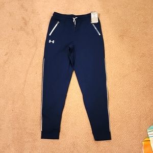 NWT Under armour youth XL tapered pants